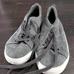 Size 1 Old Navy shoes